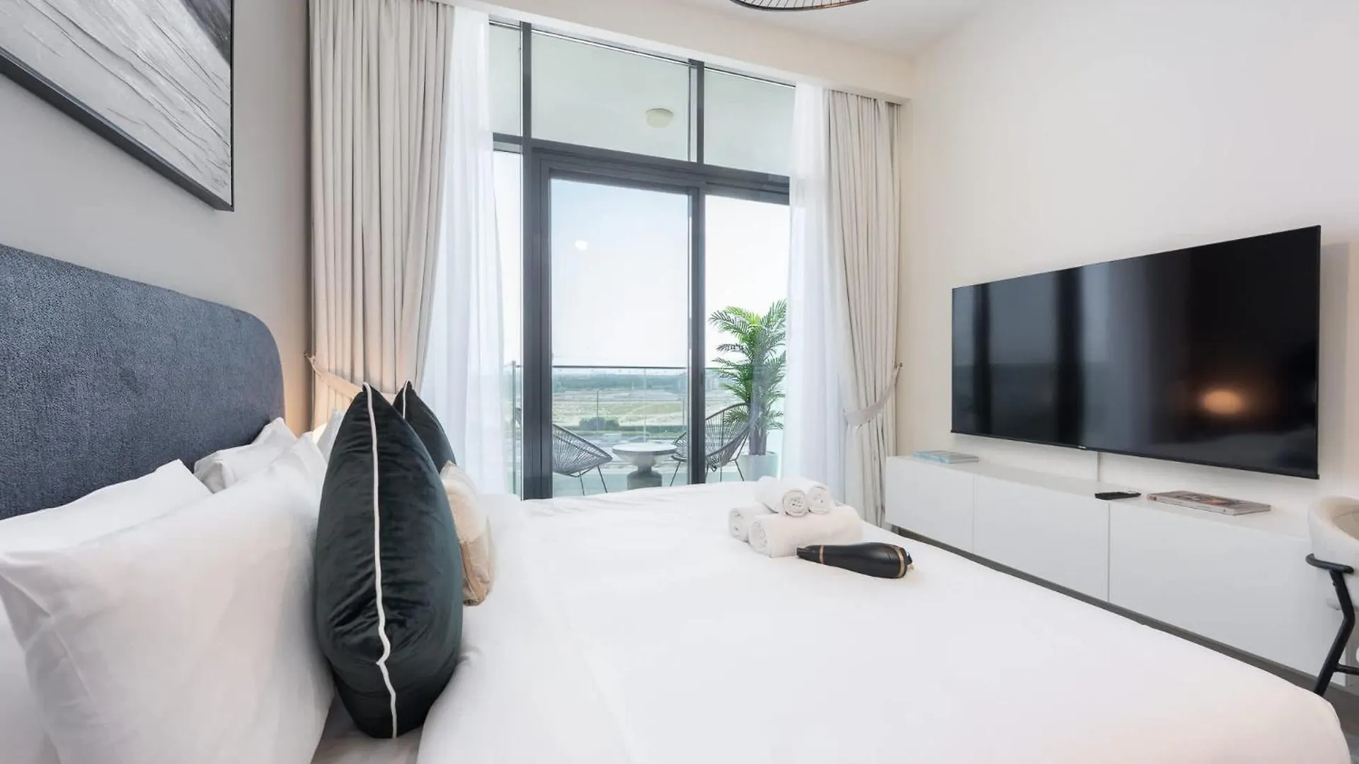Apartment Relax & Unwind - Studio For 2 In Riviera Dubai